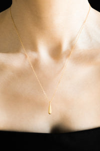 Tiny Droplet Pendant Necklace