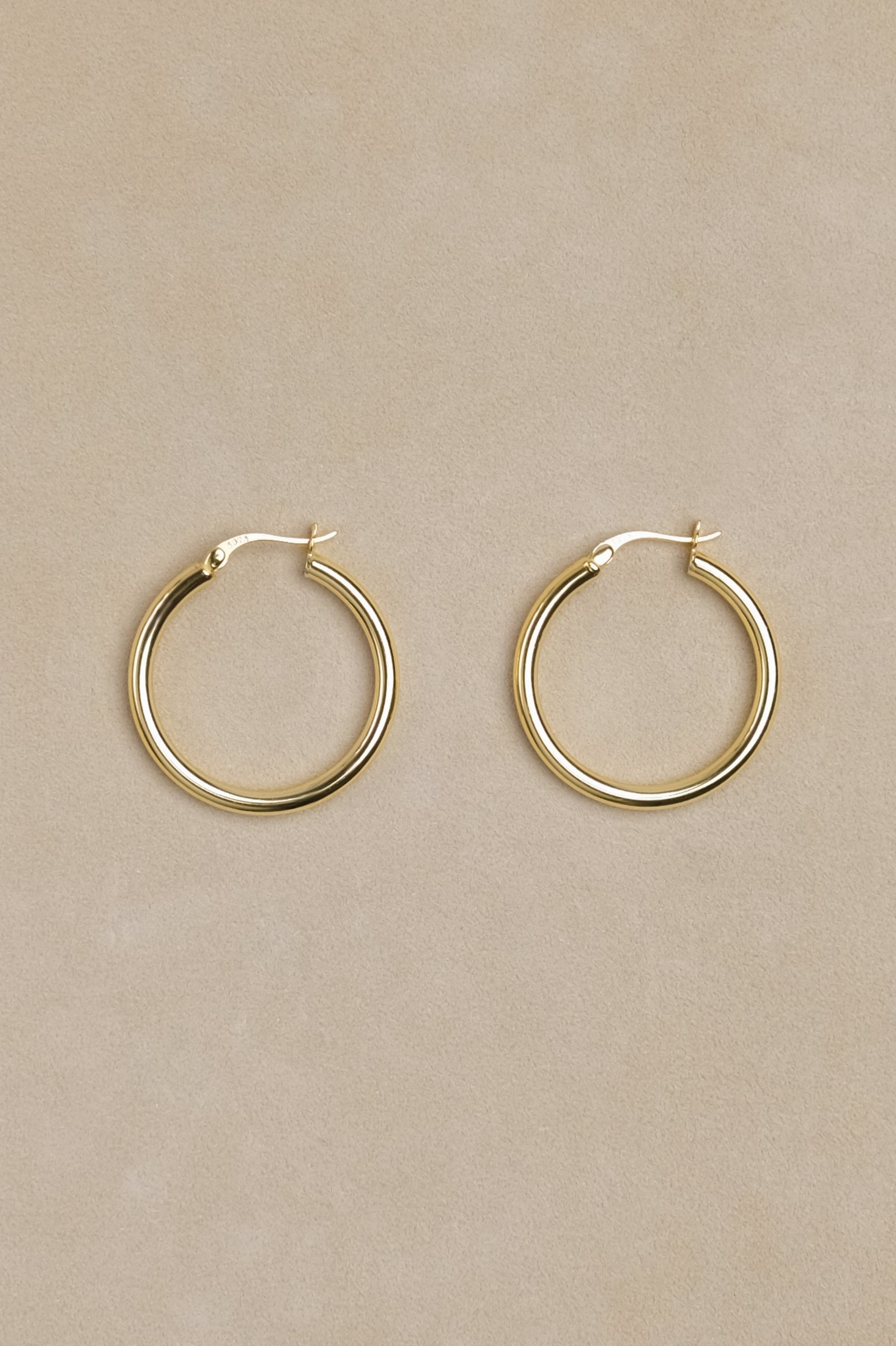 Medium Everyday Hoops