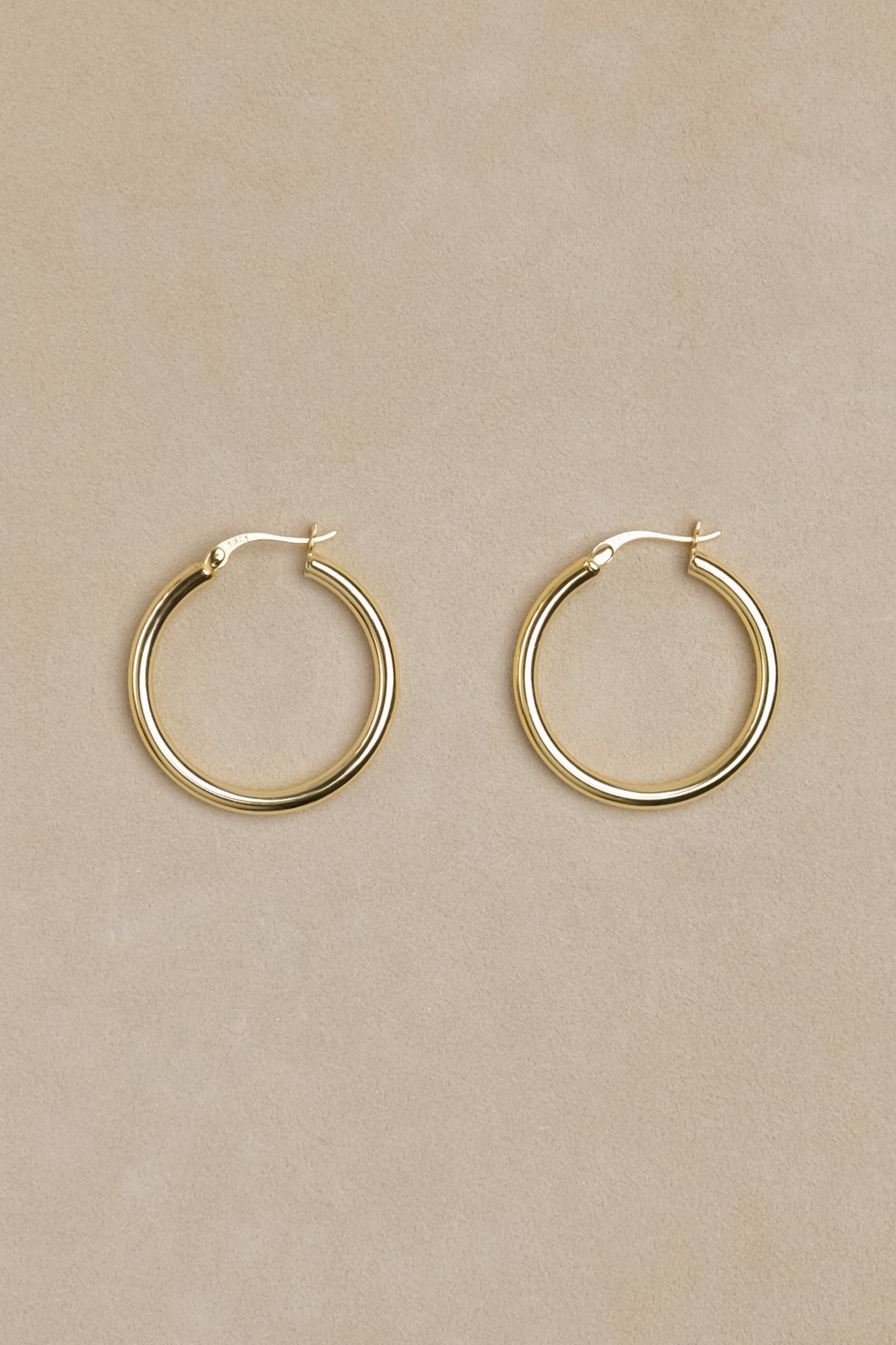 Medium Everyday Hoops